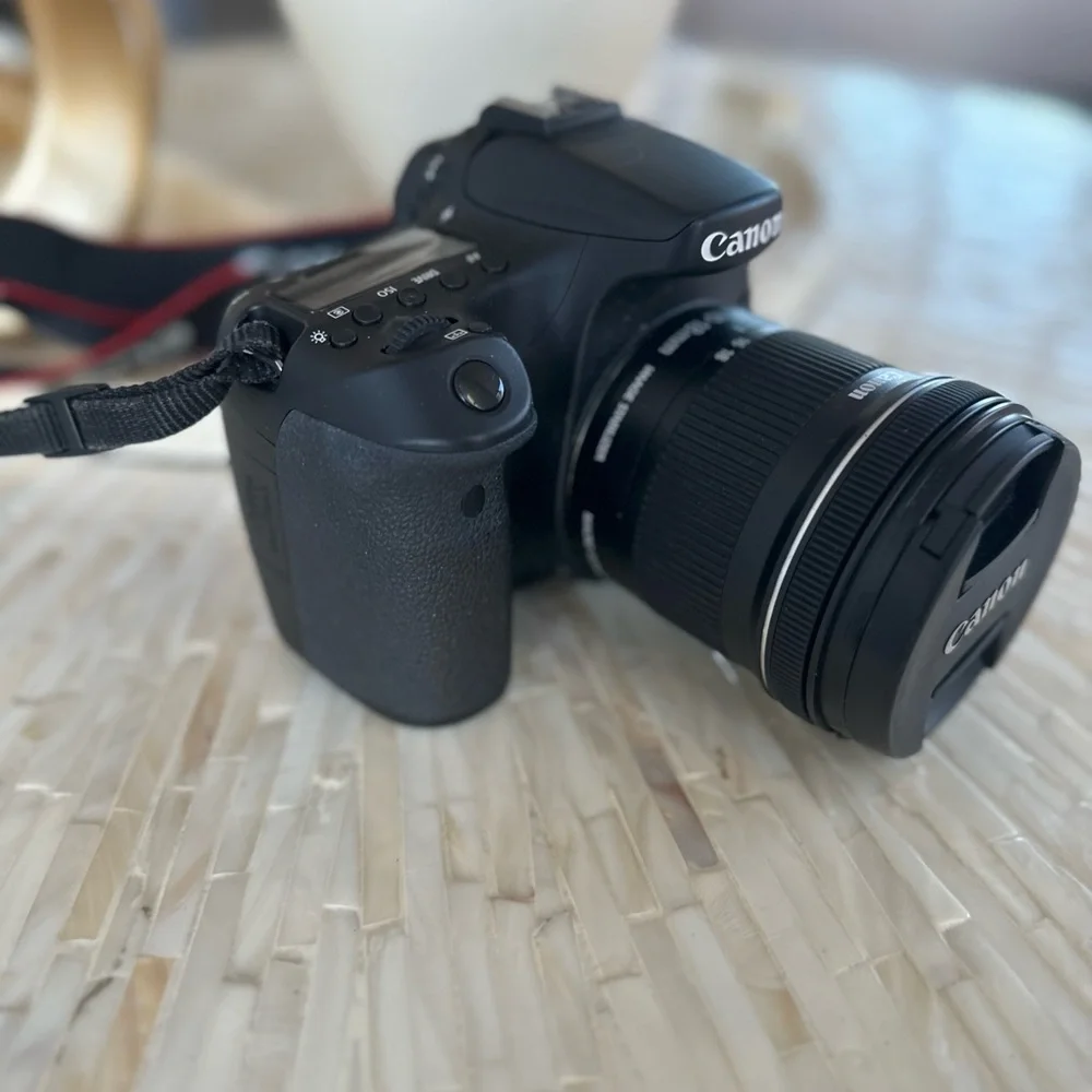 Canon 70D SLR